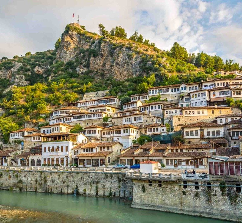 chinh sach thi thuc cua albania 6821cf8ddeeac