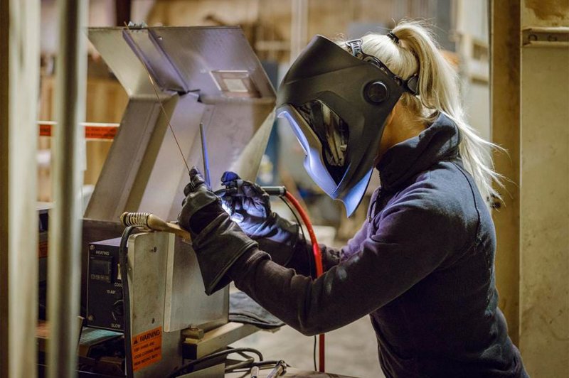 Xuất Khẩu Lao Động BULGARY: Cơ Hội, Thách Thức và Quy Trình