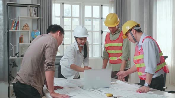 Chỉ huy công trường xây dựng sơn thạch cao Stuttgart